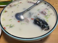 -美顺香食府鱼头老店(雪野湖店)