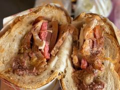 -Bánh Mì Huynh Hoa