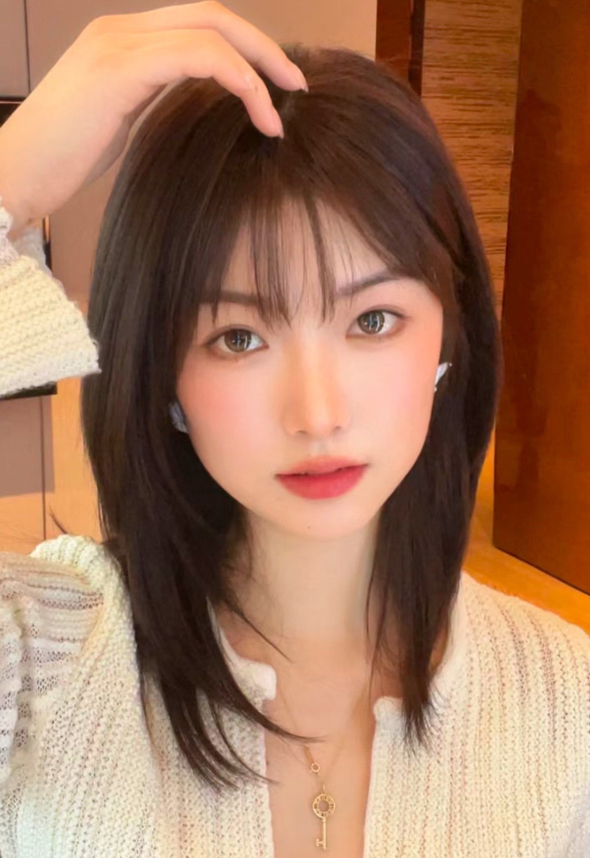层次感锁骨发发型能够更好的修饰脸型