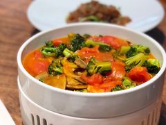 西红柿口蘑煮西兰花-壹零捌道·北京烤鸭(车公庄店)