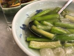 鸡汤竹荪烩丝瓜-新川办餐厅
