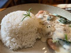 奶油蘑菇菠菜酱脆脆鸡扒饭-西关84·History·Art·Cafe