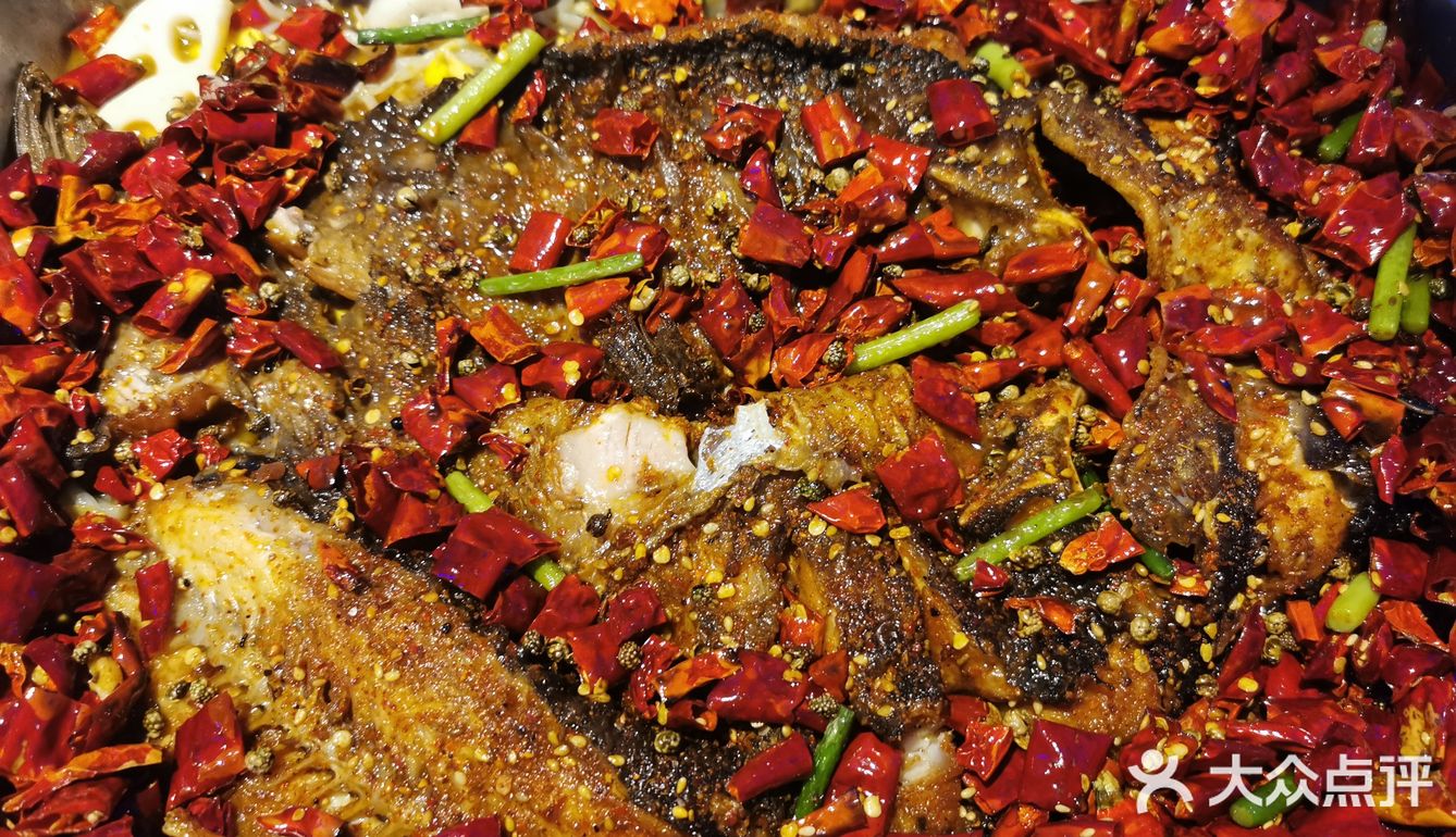 在不像烧烤店的烧烤店吃烤鱼