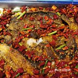 在不像烧烤店的烧烤店吃烤鱼