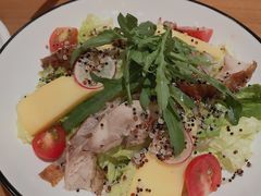 芒果烤鸡藜麦沙拉-MR.ROCKY洛奇先生RESTAURANT&BAR(宝安壹方城店)