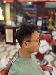 -东方先生国潮男士理发馆
