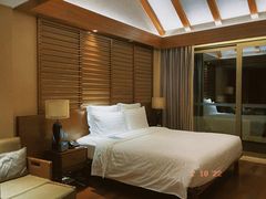 -三亚湾海居铂尔曼度假酒店