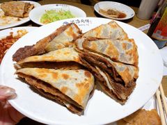 麻酱糖饼-河沿肉饼Beijing Pie(锡拉胡同店)
