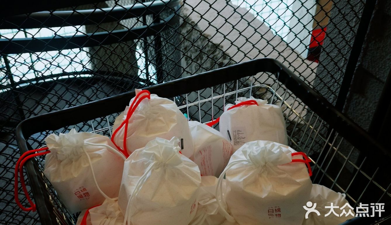 屯里新晋时尚网红美妆品牌店打卡咯～