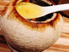 椰皇炖乌鸡汤-陈鹏鹏潮汕菜(欢乐海岸 海边景观店)