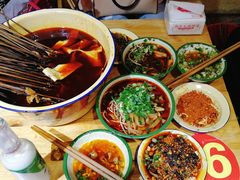 -拈签一笑黄牛肉辣卤串串