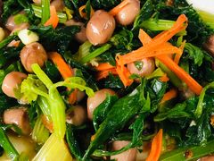 芹菜叶果仁-四条包子(古城街店)