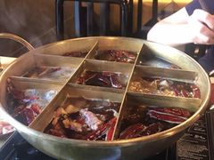 -江湖餐厅–重庆九宫格老火锅