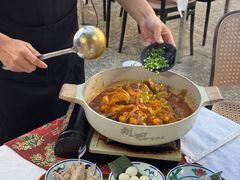 -刘姐啤酒鱼民族演艺餐厅(西街总店)