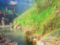 -雪山彩虹谷景区