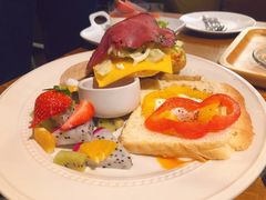 班尼迪克蛋全麦吐司-塔拉苏咖啡(中信丹阳花园店)