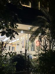 -首脑美发沙龙