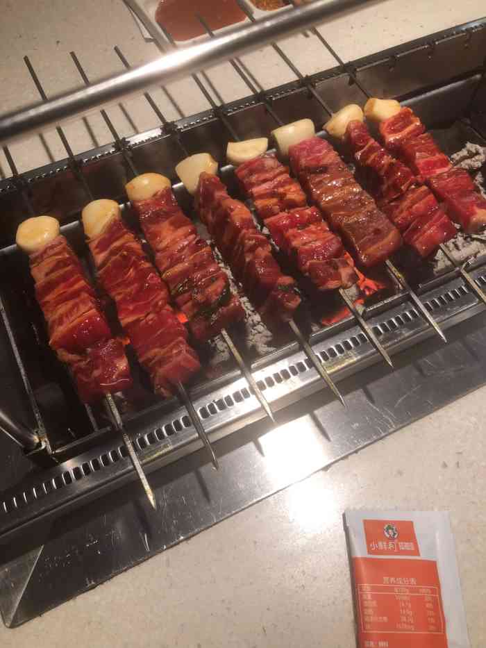 小鲜肉烤串(远景路店)-"[环境]在远景路的烤肉店,环境很不错,.