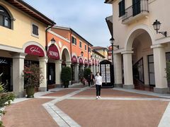 -佛罗伦萨小镇广佛名品奥特莱斯(疏港路店)