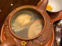松茸海鲜汤-皇冠假日酒店-御皇轩中餐厅