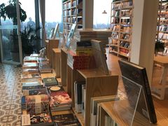 -猫的天空之城概念书店(北戴河蔚蓝海岸店)