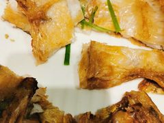 传统香煎咸鲈鱼-汤城小厨•粤菜•靓汤(西直门凯德MALL店)