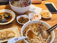 -湘人龙记老长沙米粉(鸟巢店)