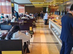 -大中华希尔顿酒店-念自助餐·嗨啤·小龙虾