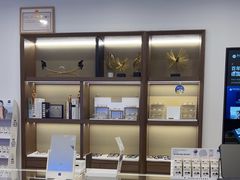 -三目眼镜·蔡司视觉合作店(青浦宝龙店)