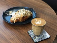 杏仁牛角包-LIN COFFEE CO(龙珠达店)