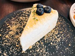 -Chom Cafe and Restaurant