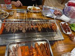 -哈尔滨小酒馆·鲜肉现穿自助烧烤(康新花园店)