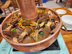 -乡土特色.冷锅鱼.牦牛肉汤锅