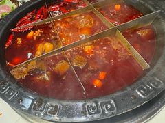 -卤校长老火锅(杨家坪直营店)