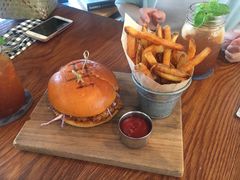-ROAST coffee & eatery
