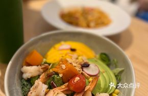 Fresh Shrimp Avocado Mango