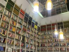 -钟书阁(松江泰晤士小镇店)