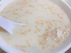 豆浆配金味麦片-兄弟深夜豆浆