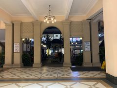 -王府井奥莱临潼小镇(临潼店)