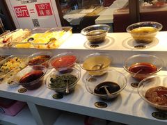 自助调料区-健晟星期天火锅(红岗店)