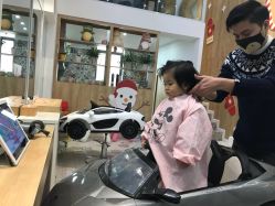 -奇怪的独角兽亲子理发沙龙