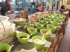 自助调料区-菌海森林·非遗野生菌火锅(西山区滇池路摩根道店)