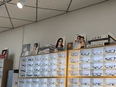 -天空之镜眼镜店蔡司依视路配镜授权零售店(望京颐堤港店)