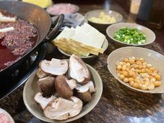 -星鸿社重庆老火锅(燃灯寺分店)