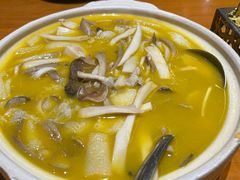 -老滇山寨•云南特色菜•地方菜•民族风情歌舞表演(金碧店)