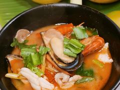 -广州万富希尔顿酒店·感趣自助餐厅·金秋蟹宴生蚝海鲜刺身
