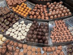 -Laderach 莱德拉(上海环贸iapm店)