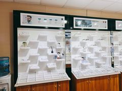 -MiRi眼镜·蔡司·星趣控·尼康控优点视觉合作店(南京东路店)