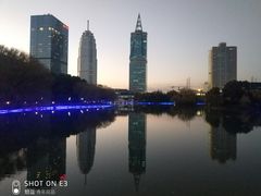 -金桥现代产业园区-停车场