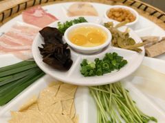 -花馬肆.云南过桥米线(汉神购物广场现场熬汤店)